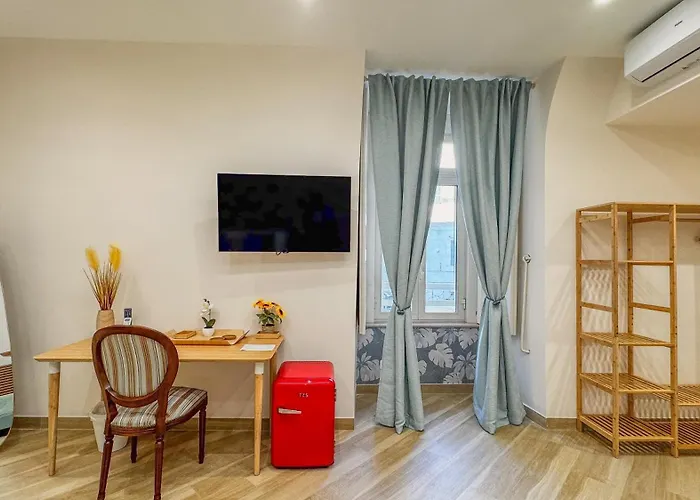 Caracciolo 21 B&B 나폴리