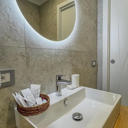 فندق مبيت وإفطار Caracciolo 21 4*