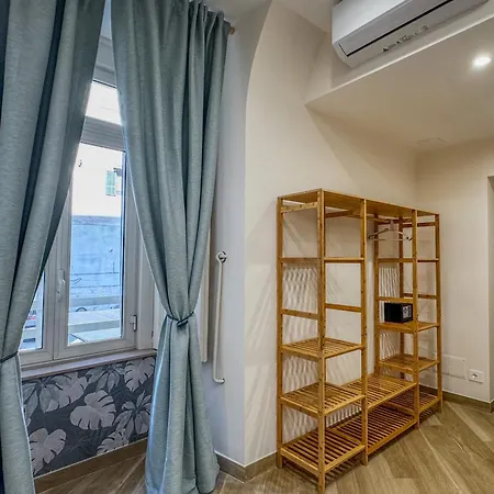 Caracciolo 21 4* نابولي