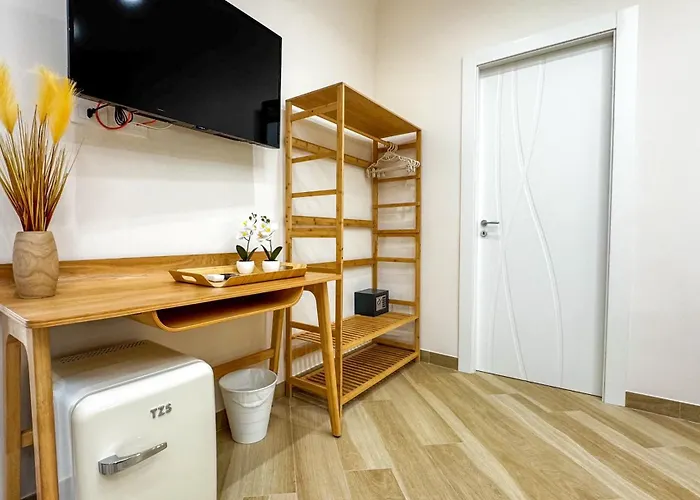 Caracciolo 21 Bed & Breakfast 3*